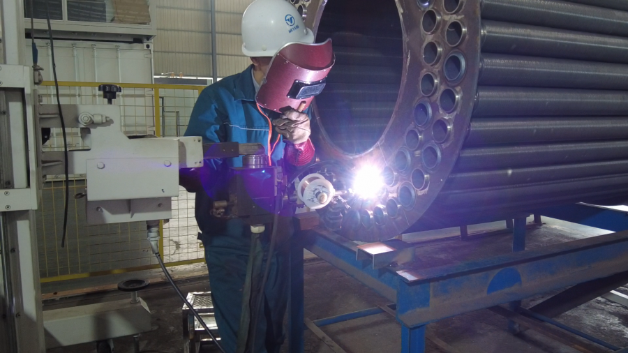 燃气蒸汽发生器需要定期清理水垢的主要原因。